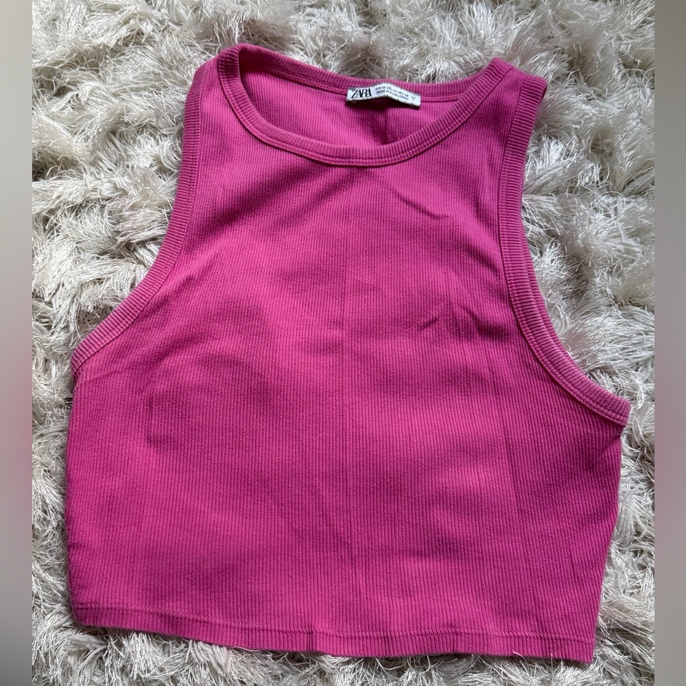 BOGO 🛍️ Zara Fuchsia Ribbed Crop Top